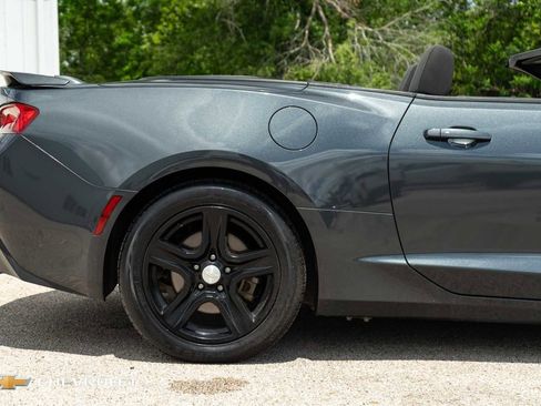 Used 2017 Chevrolet Camaro LT w/ Technology Package RWD image 5