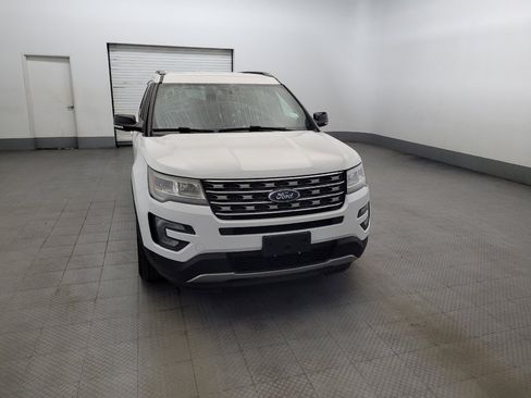 Used 2017 Ford Explorer XLT AWD/4WD image 14