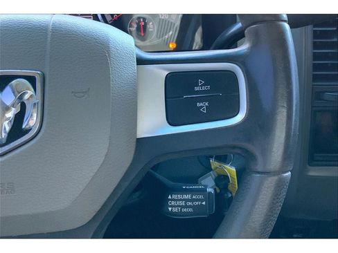 Used 2011 RAM 4500 4x4 Crew Cab w/ ST Decor Group image 20