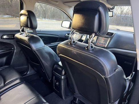 Used 2015 Dodge Journey Crossroad w/ Flexible Seating Group image 16