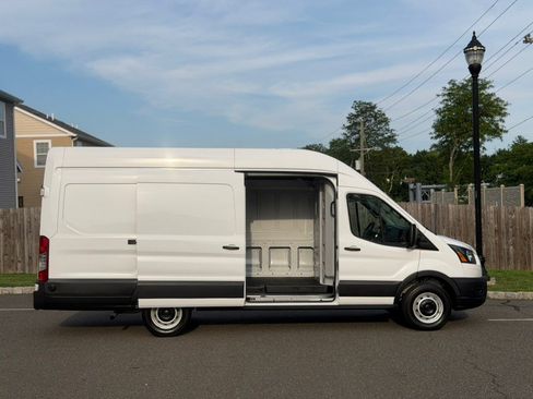 Used 2025 Ford Transit 250 148 High Roof Extended w/ Load Area Protection Package RWD image 4