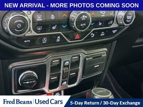 Used 2021 Jeep Gladiator Mojave AWD/4WD image 23