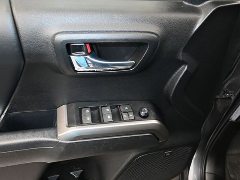 Used 2023 Toyota Tacoma Limited image 12