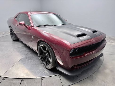 Used 2020 Dodge Challenger SRT Hellcat w/ Plus Package RWD image 3