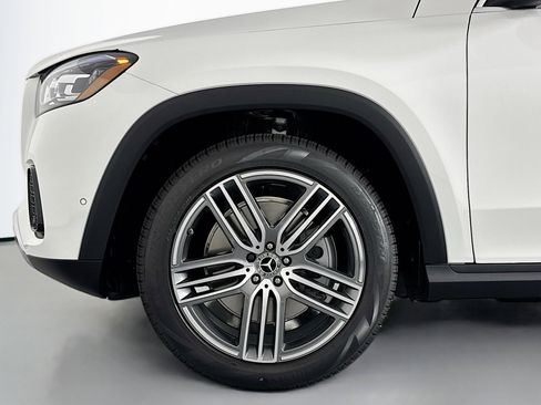 New 2026 Mercedes-Benz GLS 450 4MATIC image 10