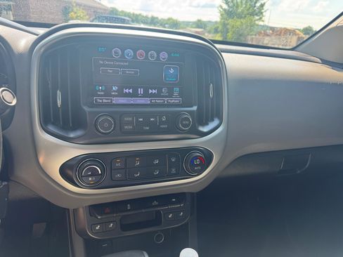 Used 2016 Chevrolet Colorado LT w/ Midnight Edition AWD/4WD image 13