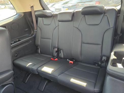 Certified 2025 Kia Telluride EX w/ EX Captain's Chair Package image 12