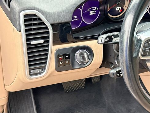 Used 2021 Porsche Cayenne Coupe image 11