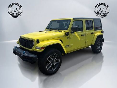 Used 2024 Jeep Wrangler Unlimited AWD/4WD image 1