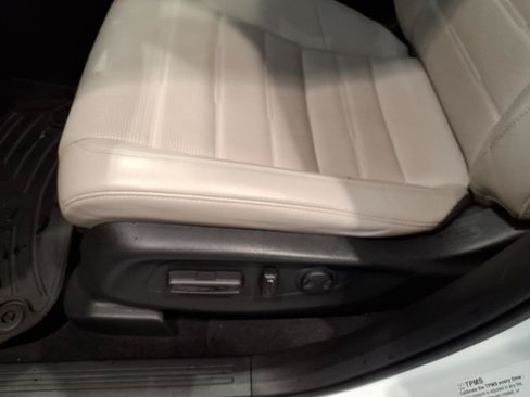 Used 2023 Honda CR-V EX-L image 16