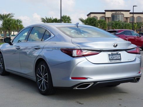 Certified 2024 Lexus ES 350 w/ Premium Package image 8