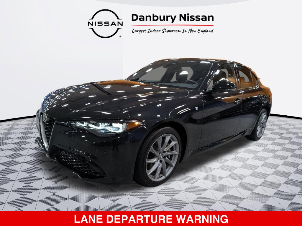 Used 2024 Alfa Romeo Giulia Ti AWD/4WD image 7