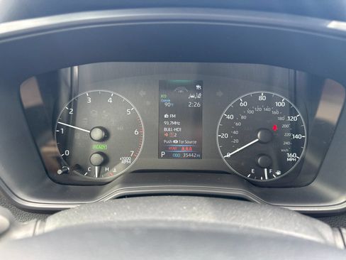 Used 2025 Toyota Corolla LE FWD image 18