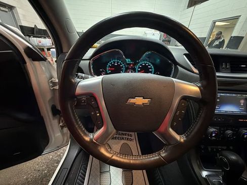 Used 2015 Chevrolet Traverse LT image 14