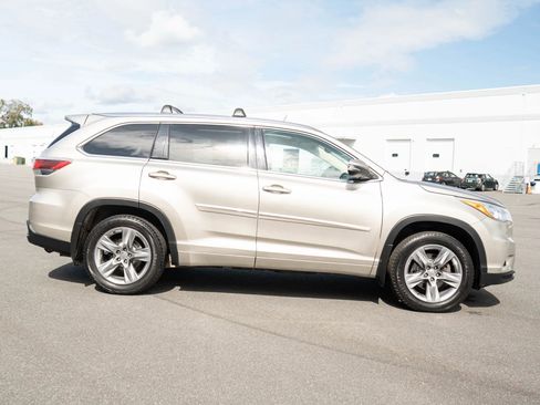 Used 2014 Toyota Highlander Limited image 5