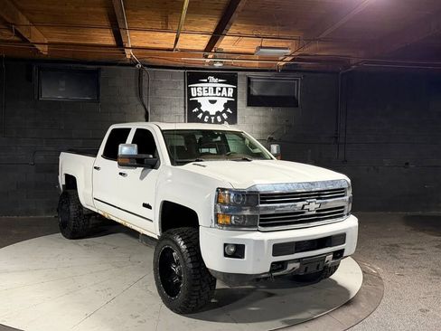 Used 2015 Chevrolet Silverado 2500 High Country w/ Duramax Plus Package AWD/4WD image 7