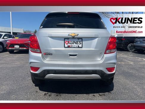 Used 2020 Chevrolet Trax LT w/ LT Convenience Package FWD image 7