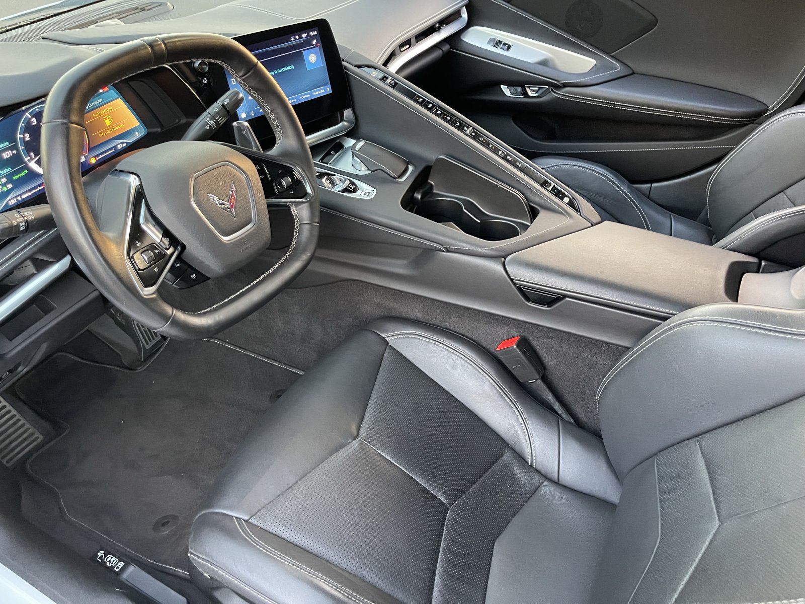 Used 2024 Chevrolet Corvette Stingray Coupe RWD image 16