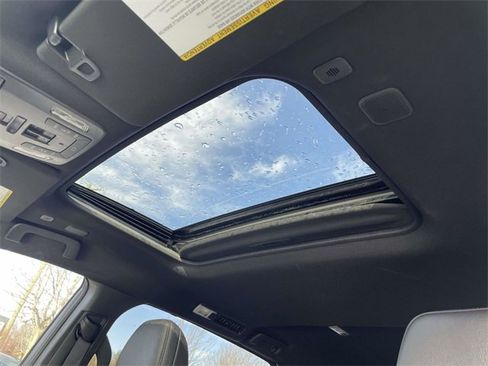 Used 2025 Toyota Sienna Platinum image 20