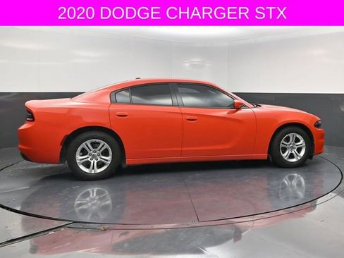 Used 2020 Dodge Charger SXT RWD image 6