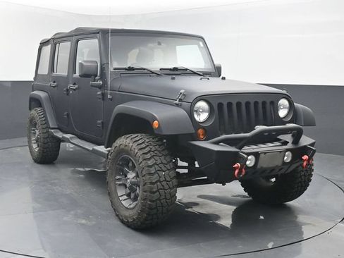 Used 2012 Jeep Wrangler Unlimited Sahara AWD/4WD image 9