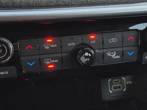 Used 2022 Jeep Compass Latitude w/ Sun and Sound Group FWD image 22