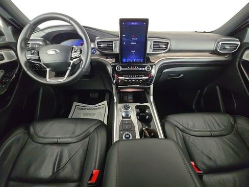 Used 2023 Ford Explorer Platinum w/ Technology Package image 10