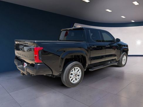 Used 2025 Toyota Tacoma SR RWD image 5
