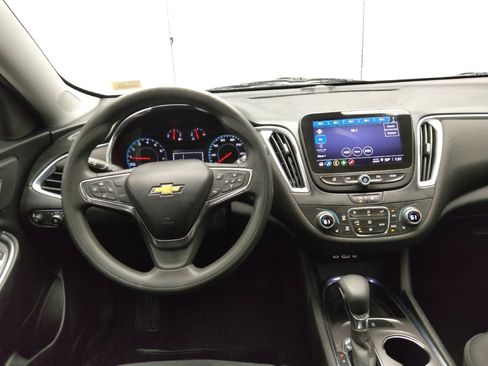 Used 2021 Chevrolet Malibu LT FWD image 22