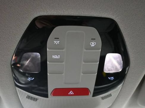 Used 2025 Kia K4 FWD image 29