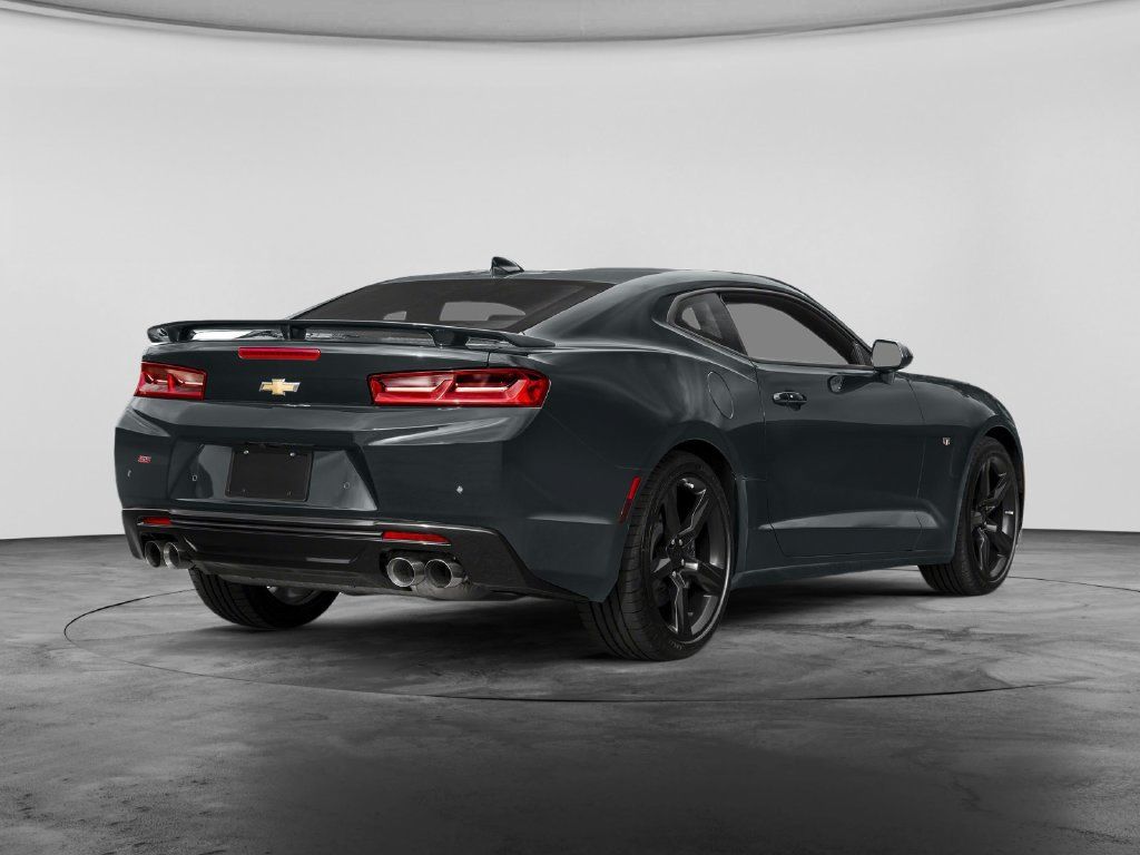 Used 2018 Chevrolet Camaro SS RWD image 2