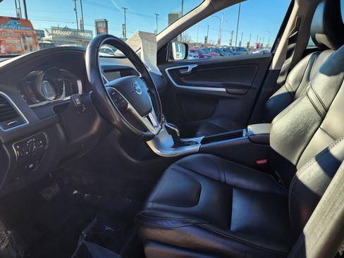 Used 2017 Volvo XC60 T6 Dynamic w/ Preferred Option Package image 9