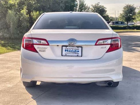 Used 2012 Toyota Camry XLE w/ Leather Pkg FWD image 6