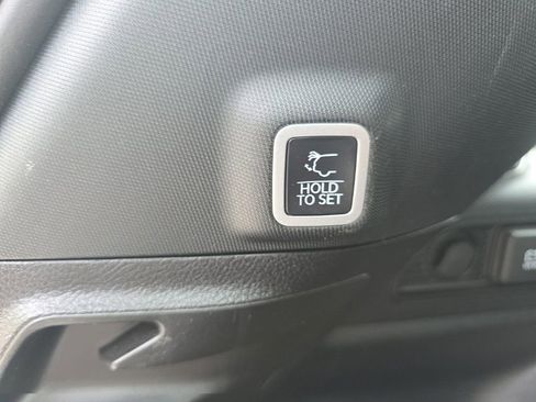 Used 2025 Jeep Grand Cherokee Altitude AWD/4WD image 35