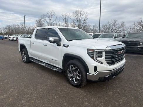 Used 2023 GMC Sierra 1500 SLT w/ SLT Premium Package image 4
