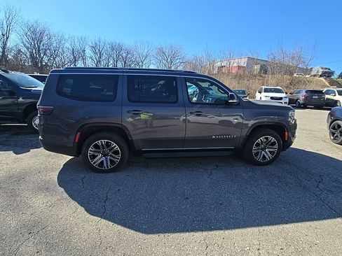 Used 2024 Jeep Wagoneer Series II image 9