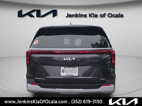 New 2026 Kia Carnival LXS image 4