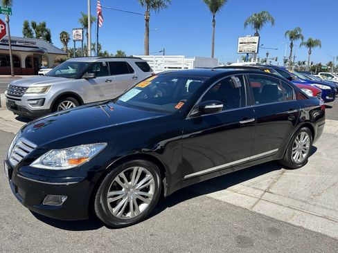 Used 2010 Hyundai Genesis 4.6 w/ Technology Pkg 5 RWD image 4