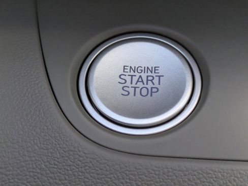 Used 2025 Hyundai Elantra SEL image 26