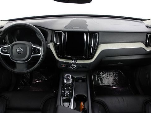 Used 2022 Volvo XC60 B5 Inscription w/ Climate Package image 7