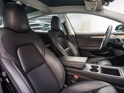 Used 2023 Tesla Model 3 Standard Range image 16