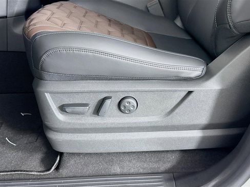 New 2026 Nissan Armada Platinum image 22