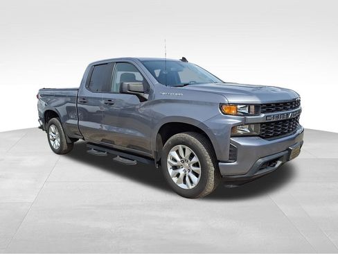 Used 2020 Chevrolet Silverado 1500 Custom w/ Custom Value Package image 1
