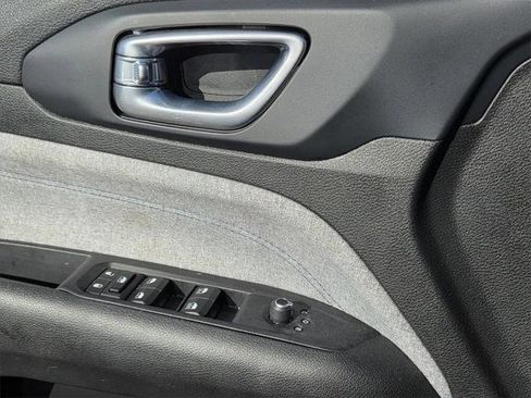 Certified 2024 Jeep Compass Latitude image 15