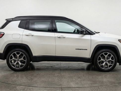 Used 2025 Jeep Compass Limited AWD/4WD image 11