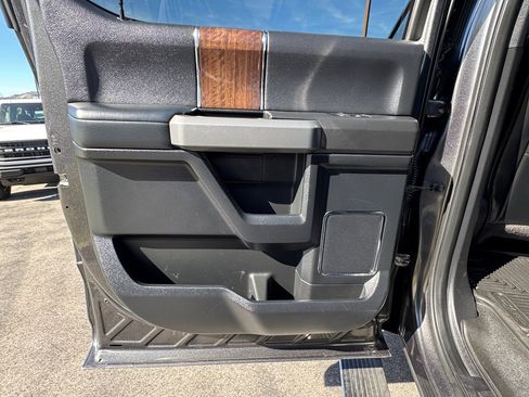 Used 2017 Ford F350 Platinum w/ Platinum Ultimate Package image 20