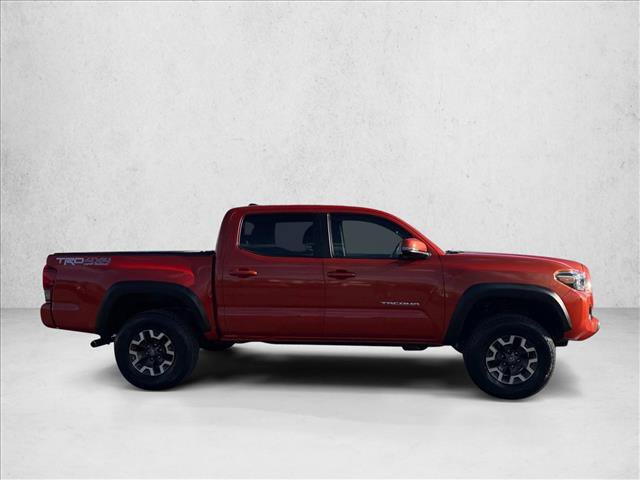 Used 2017 Toyota Tacoma TRD Off-Road w/ Premium & Technology Package AWD/4WD image 4