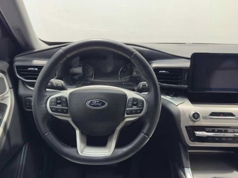 Used 2021 Ford Explorer XLT w/ Equipment Group 202A RWD image 21