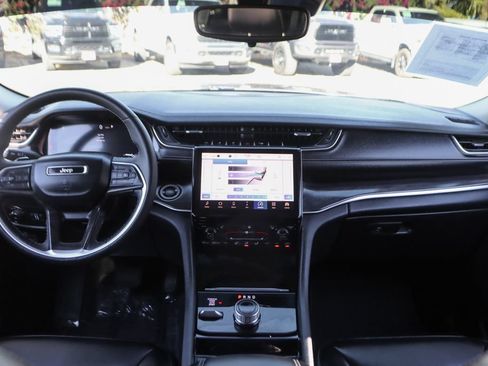 Used 2023 Jeep Grand Cherokee L Limited AWD/4WD image 25