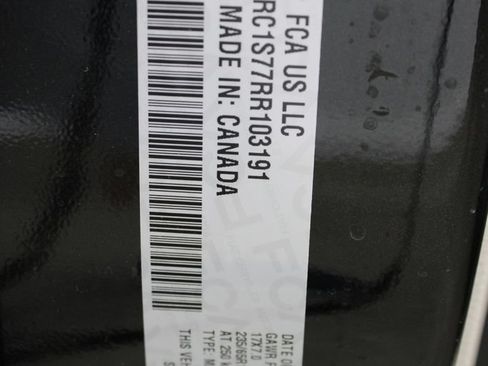 Used 2024 Chrysler Pacifica Limited FWD image 33